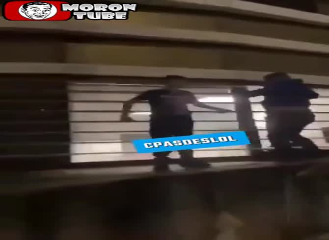 Video :In France, thieves call the police for assistance (LOL)